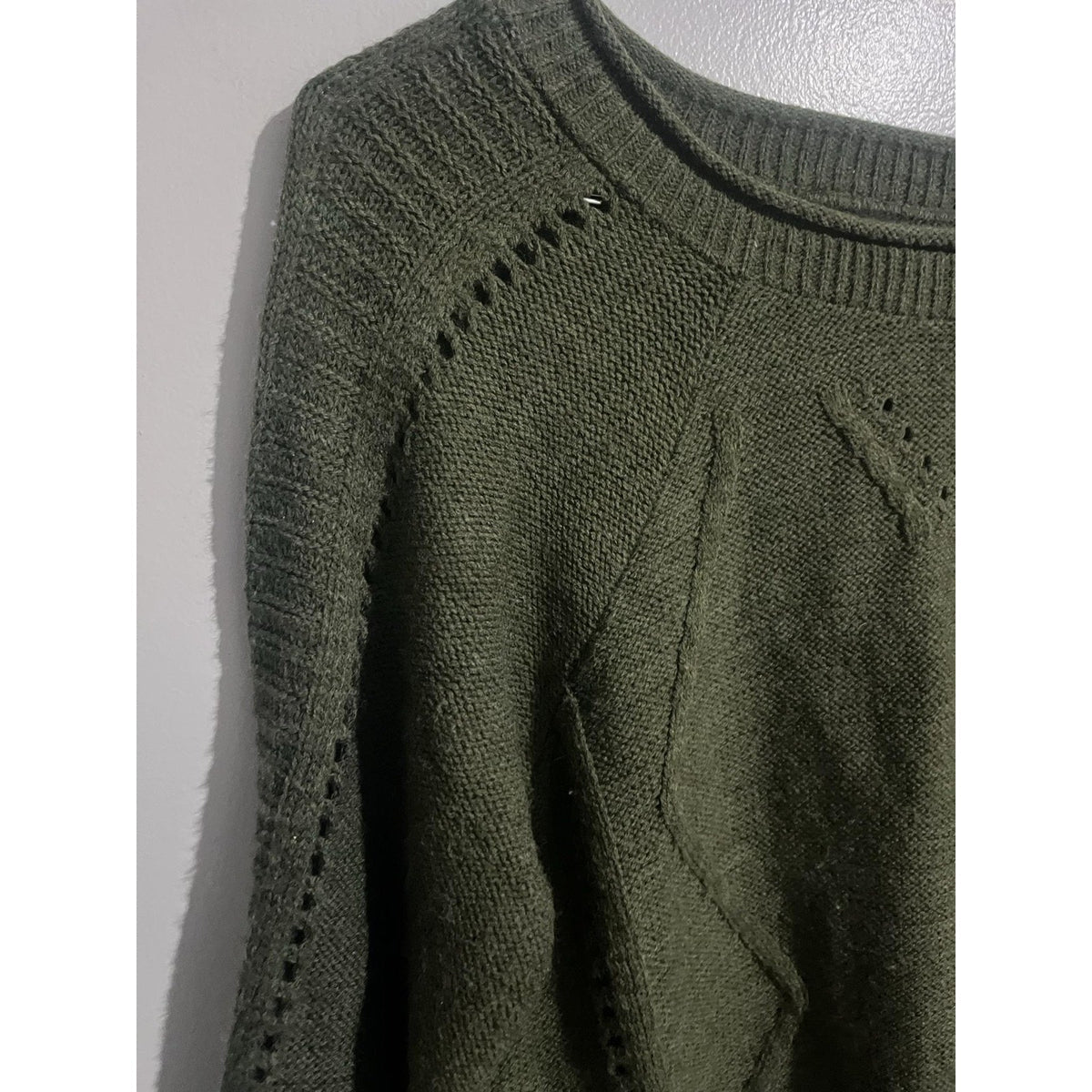 A.n.a Sweater Womens M Green Cable-Knit Crew Neck Pullover Lightweight Stretch