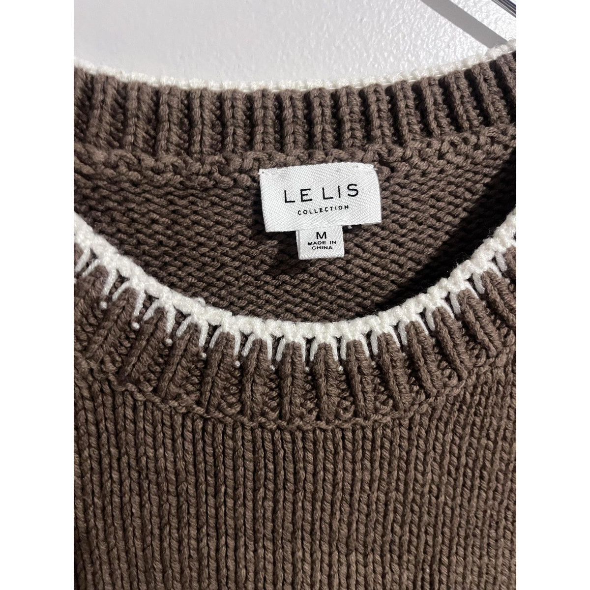 Le Lis Collection Vest Womens M Brown Chunky-Knit Crochet Trim Sleeveless