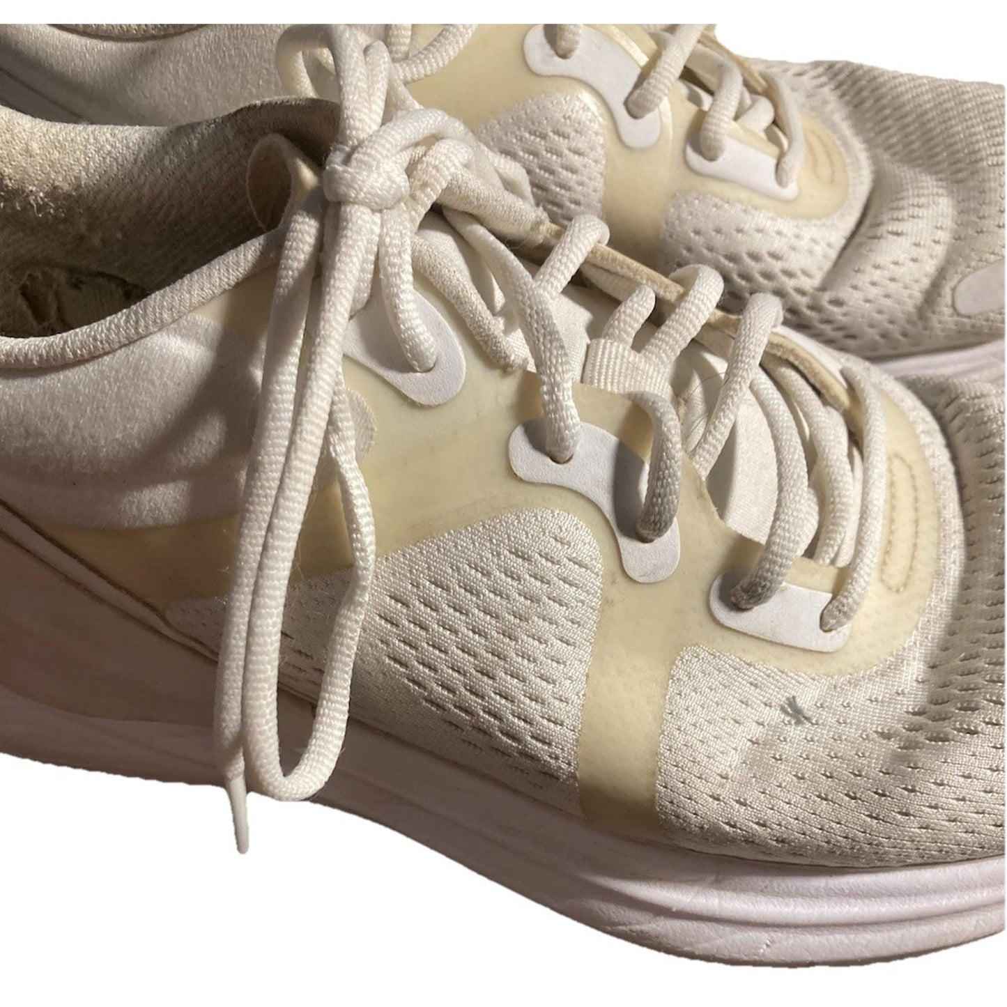 Lululemon Blissfeel Run Triple White Women’s Size 8.5 Running Shoes Sneakers