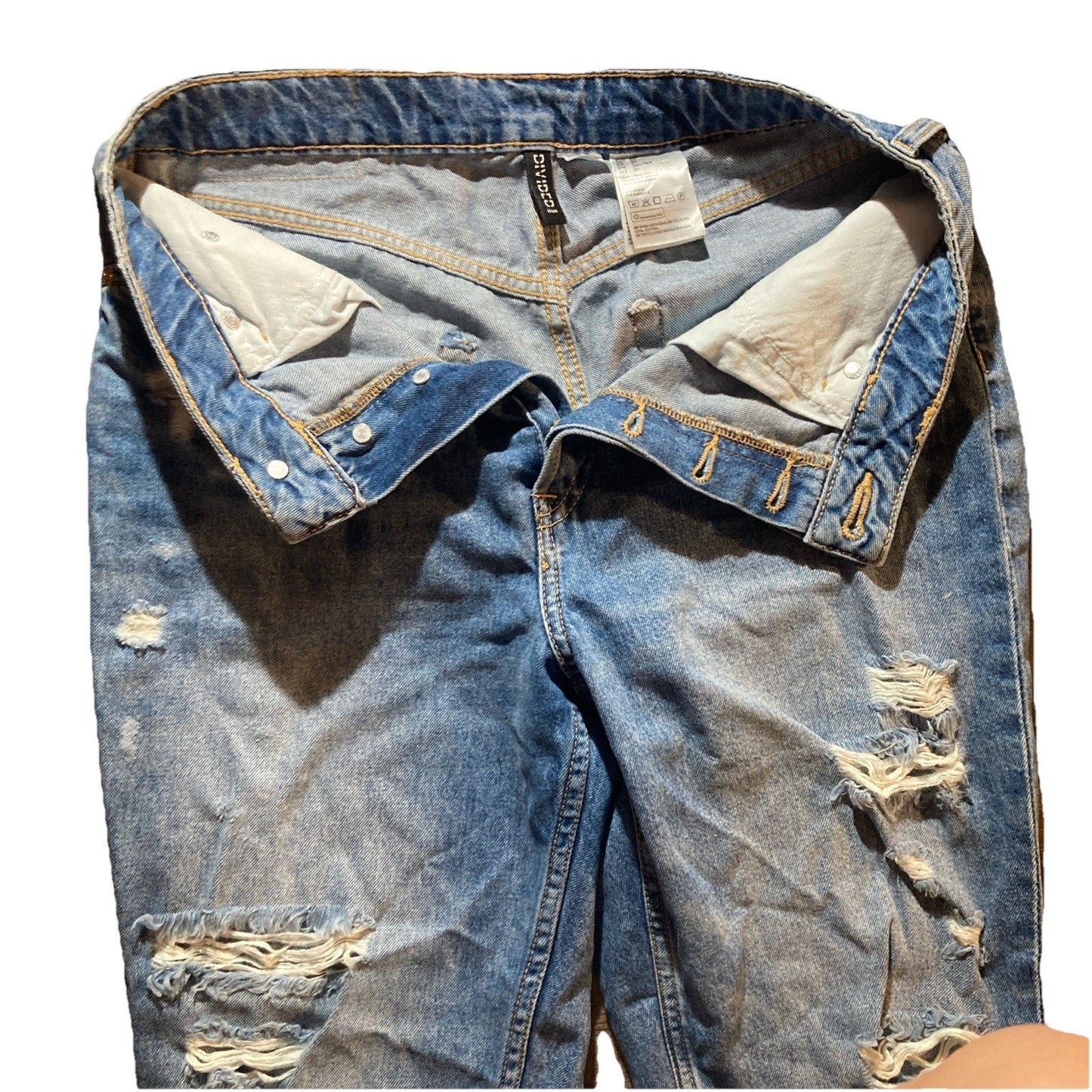 Divided H&M Ankle Distressed Raw Hem Women's size 8P Medium Blue Denim Jeans