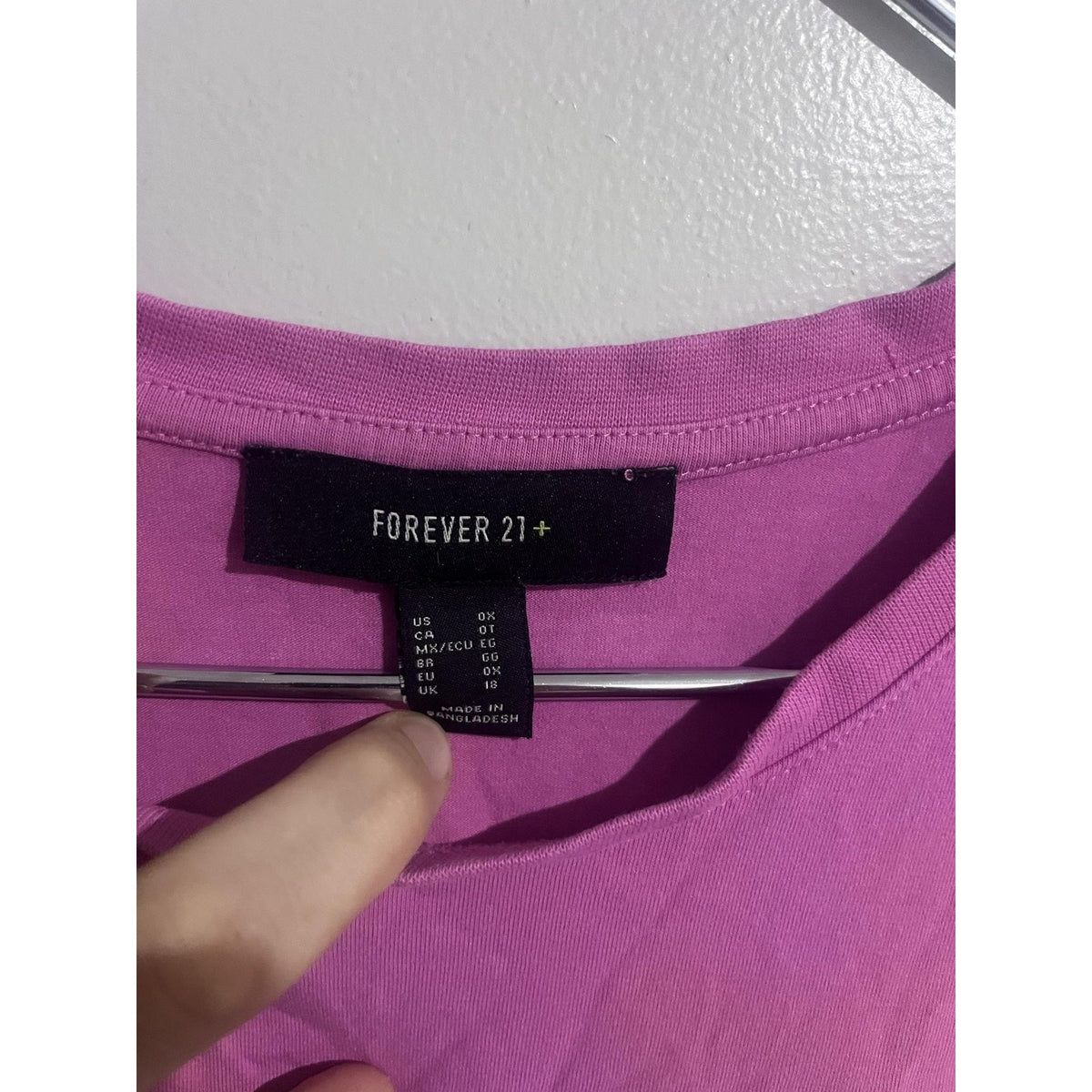 FOREVER 21 T-Shirt Womens 0X Pink Embroidered California Crew Neck Cotton