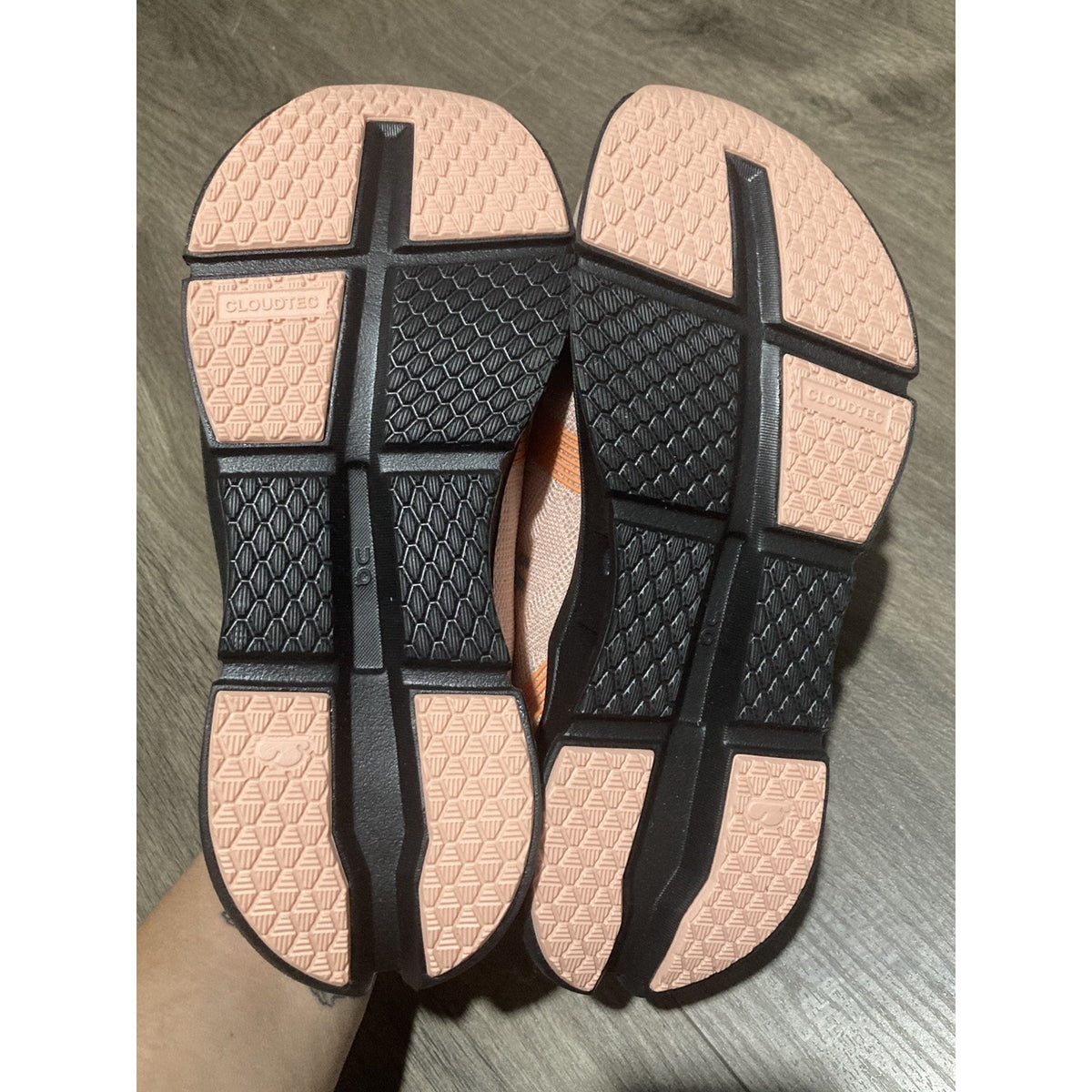 On Cloud Women's Size 8.5 Cloudgo Sneakers