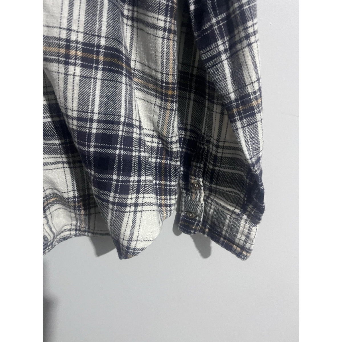 Love Tree Button-Up Womens S White Plaid Flannel Collared Long Sleeve Casual