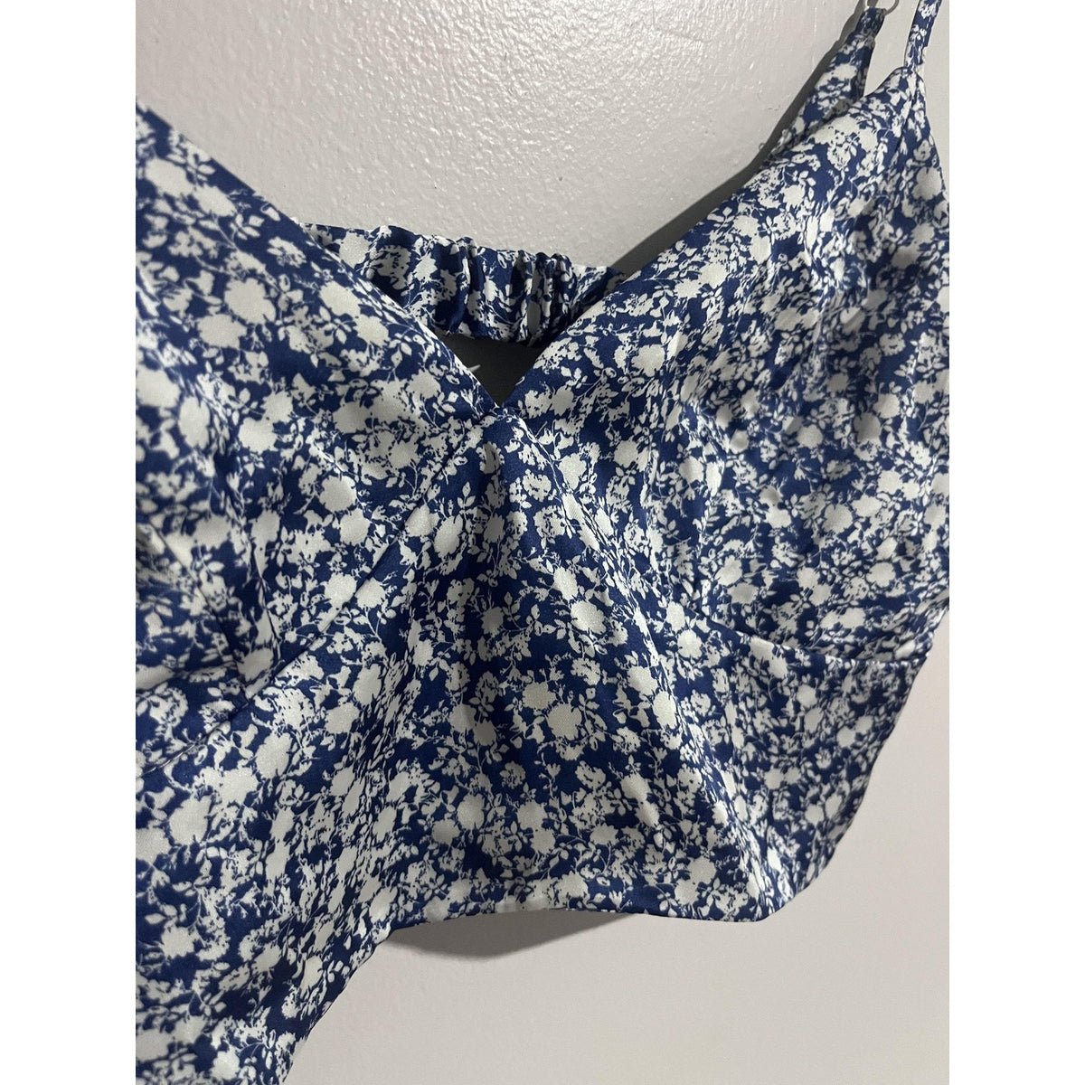 Zara Tank Womens XS Blue Floral Camisole Strappy Adjustable Satin Lightweight