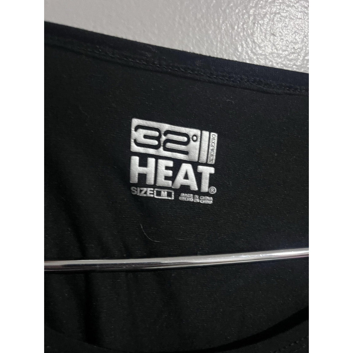 32 Degrees Heat Shirt Womens M Black Scoop Neck Tagless Slim Long Sleeve