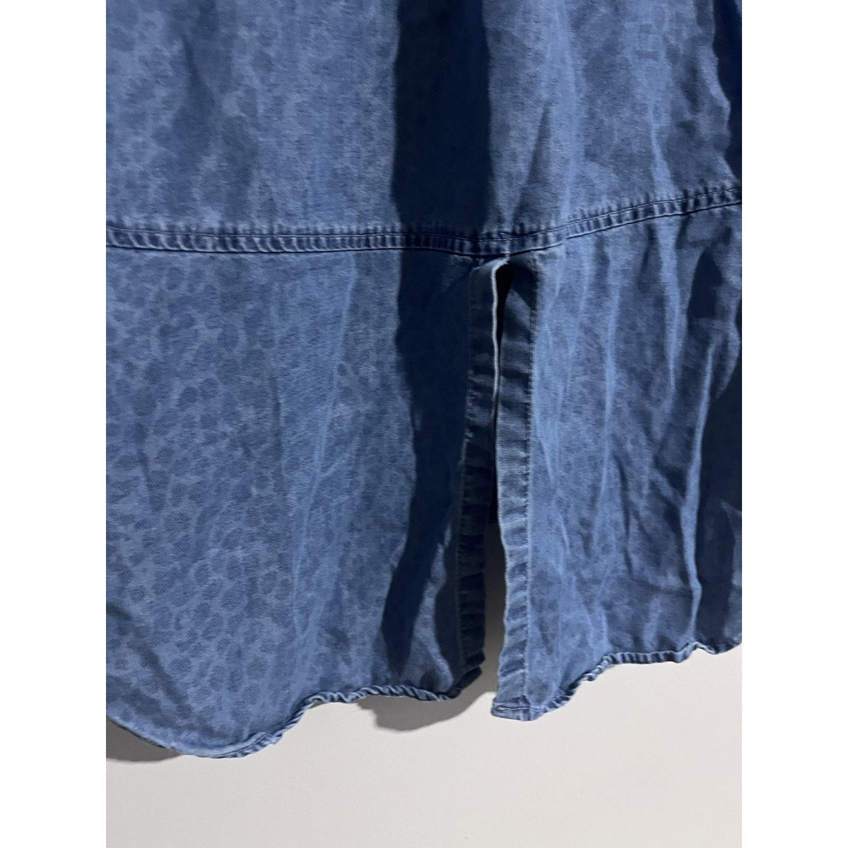 Cloth & Stone Button-Up Womens S Blue Tunic Lyocell Denim Animal Print Casual