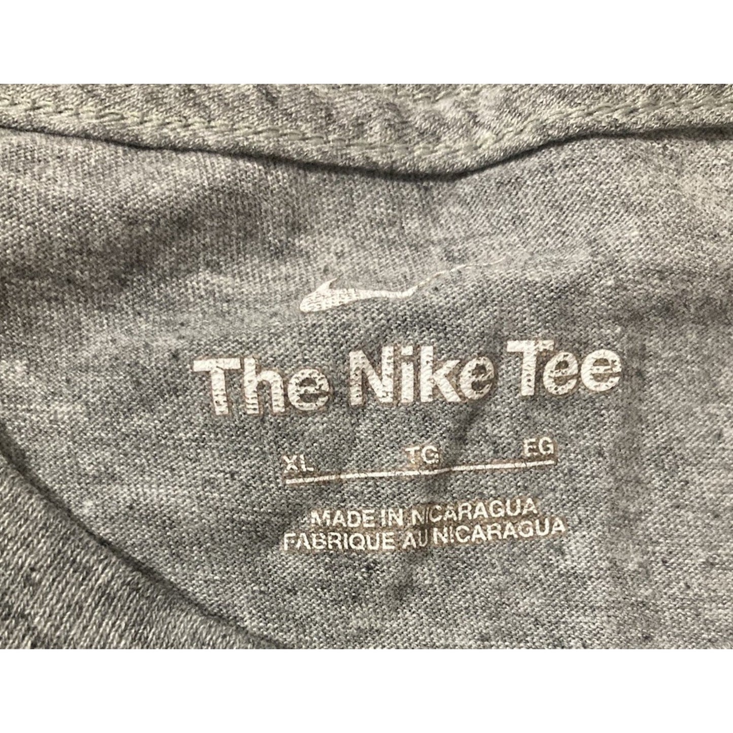 Nike Tee Graphic T-SHIRT Mens Size XL Gray Short Sleeve Crew Neck Athleisure
